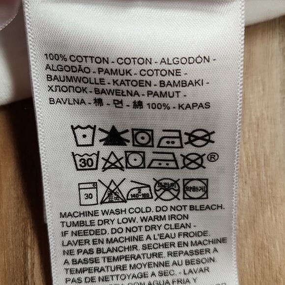 🔸️Levi's White w/Red Logo Short Sleeve Top XLarge - Picture 8 of 9